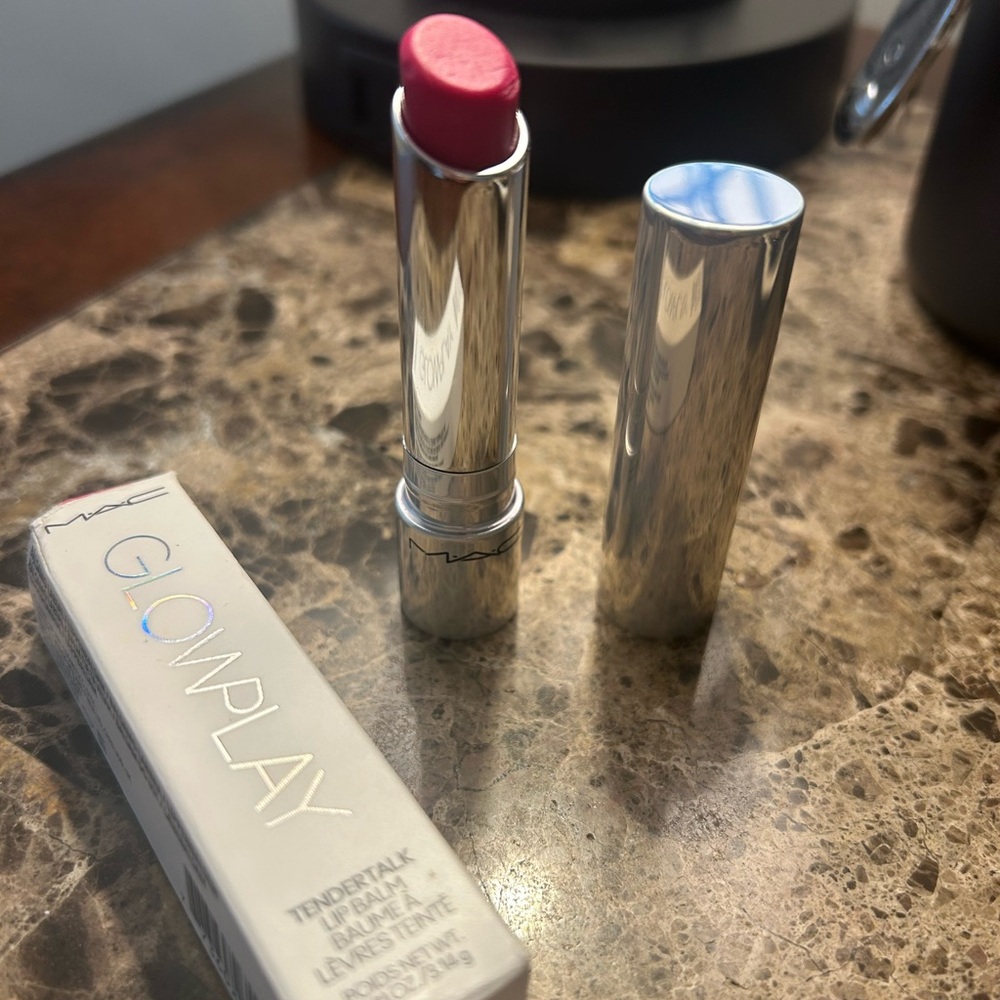 MAC Cosmetics Glow Play Lipstick - Vivid Pink, 463 BEYOND
